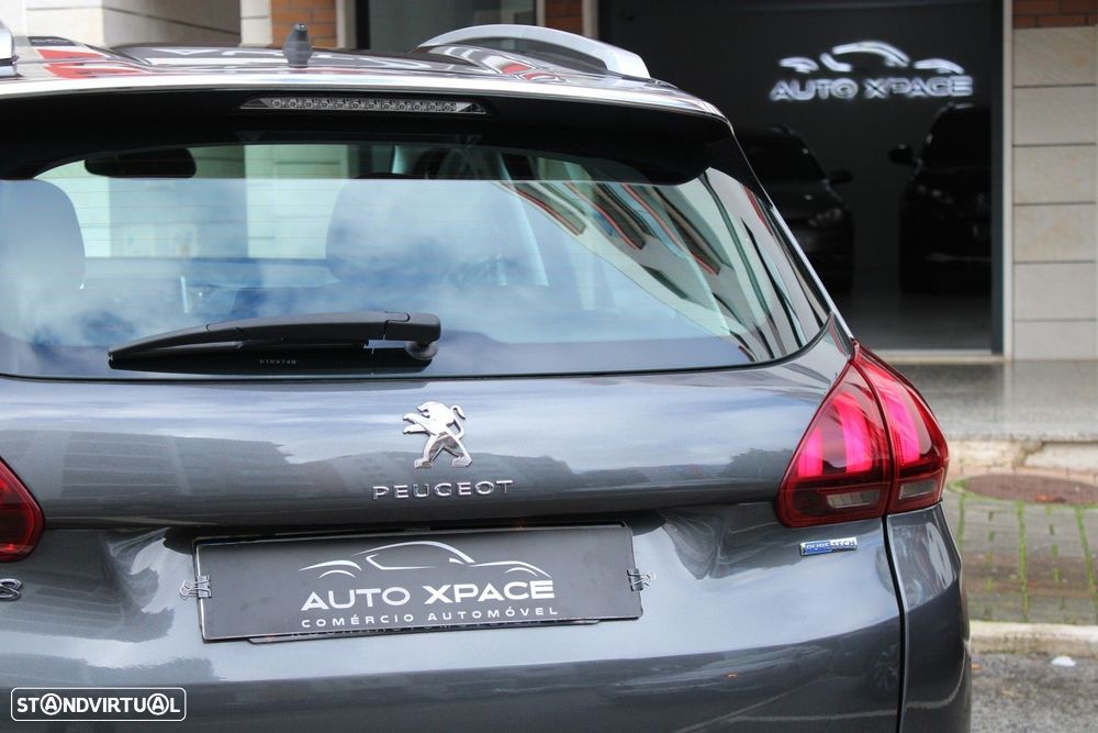 Peugeot 2008 1.2 PureTech Allure - 11