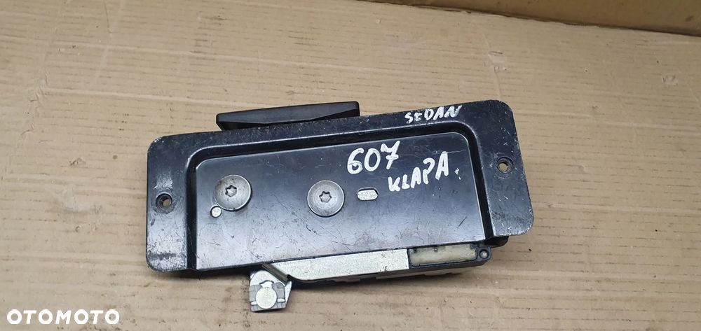 Rygiel zamek klapy bagażnika Peugeot 607 - 1