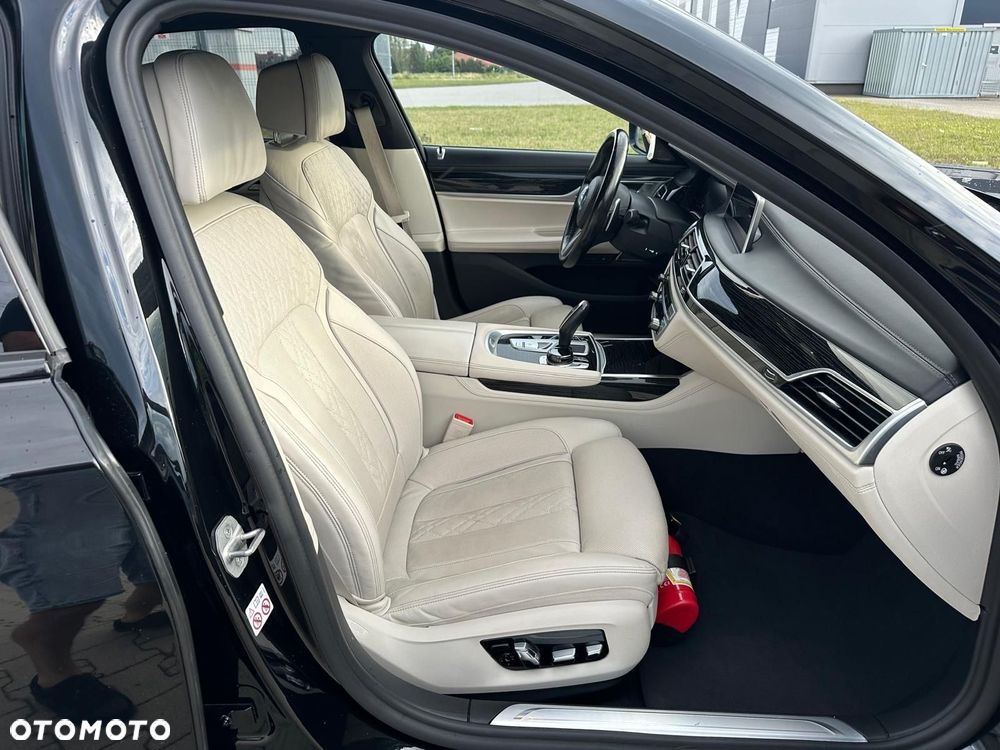 BMW Seria 7 740d xDrive mHEV sport - 13