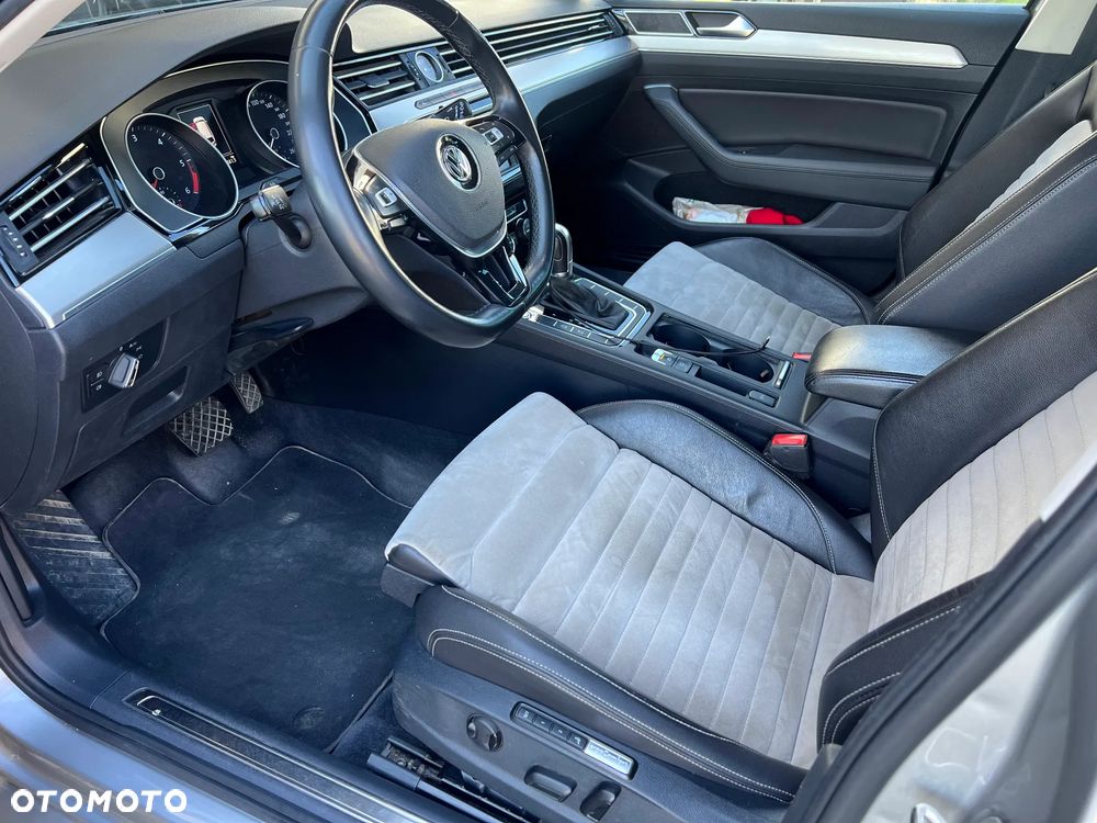 Volkswagen Passat 2.0 TDI SCR DSG Highline - 2