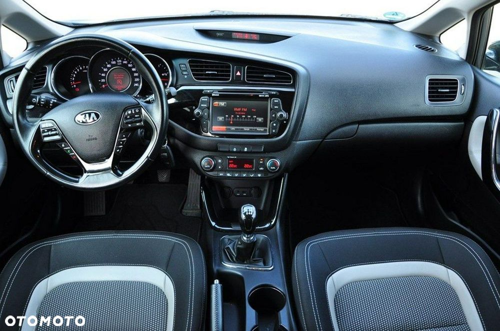 Kia Ceed 1.6 GDI Spirit - 32