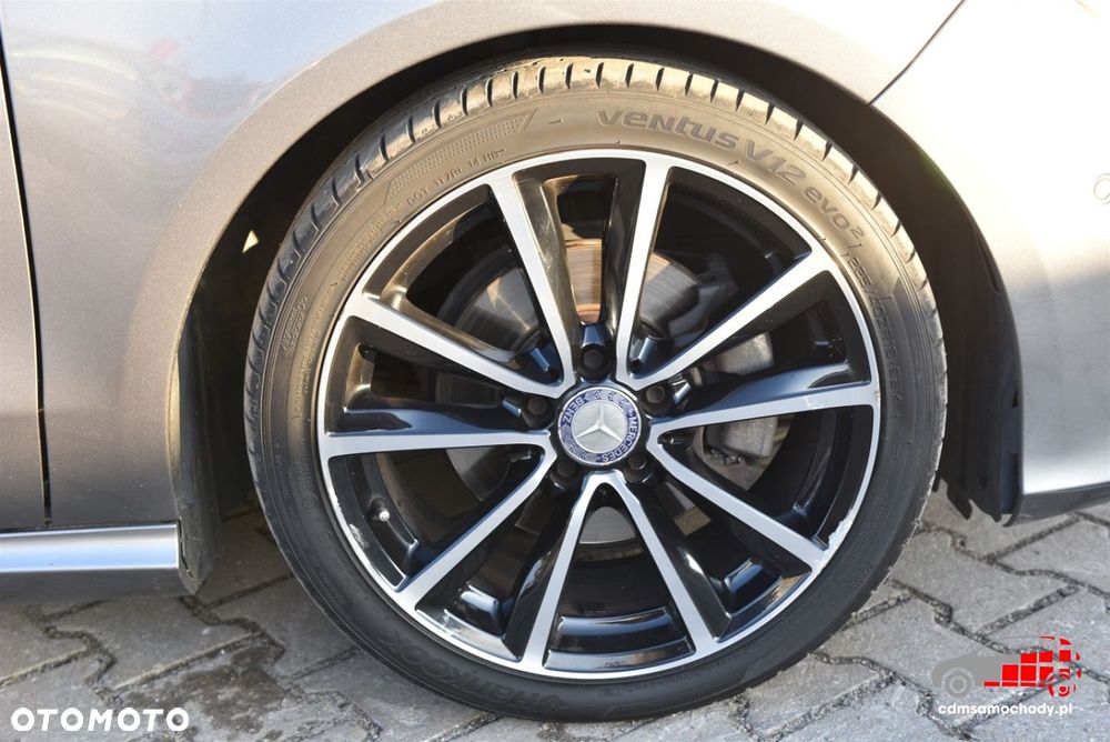 Mercedes-Benz CLA - 12