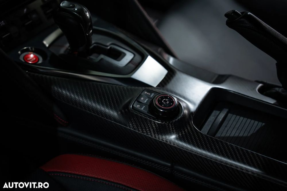 Nissan GT-R - 22