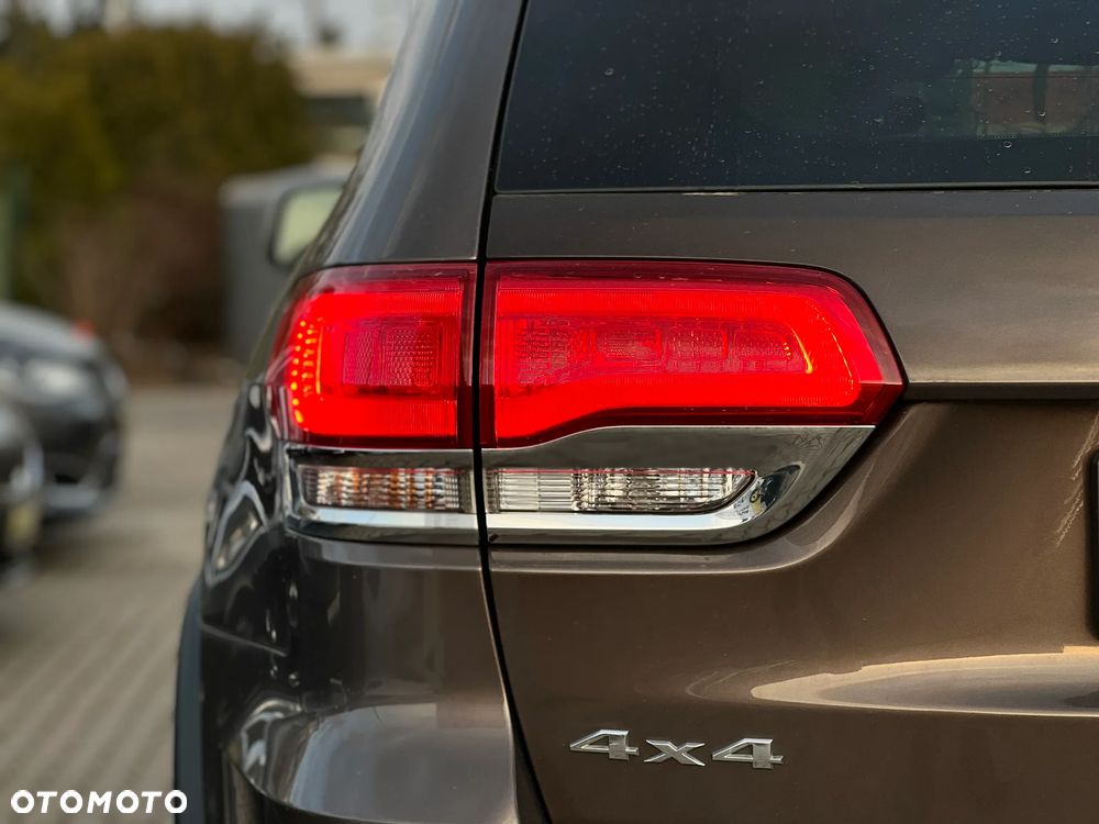 Jeep Grand Cherokee - 13