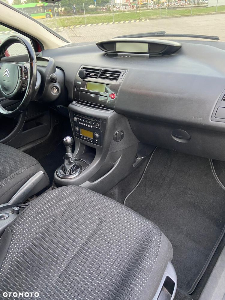 Citroën C4 1.6 16V X - 12