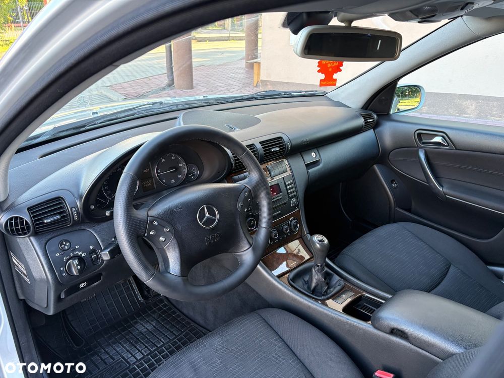 Mercedes-Benz Klasa C 200 CDI Elegance - 19
