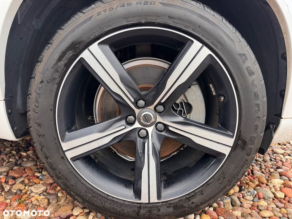 Volvo XC 90 T5 AWD R-Design 7os - 31
