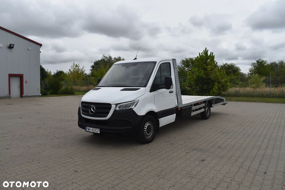 Mercedes-Benz Sprinter - 2