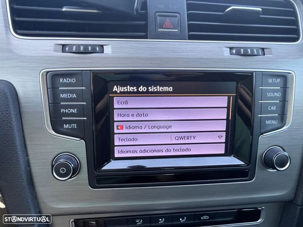 VW Golf Variant 1.6 TDi Highline DSG - 22