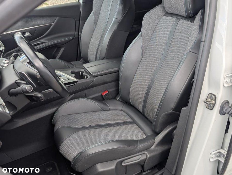 Peugeot 5008 - 12