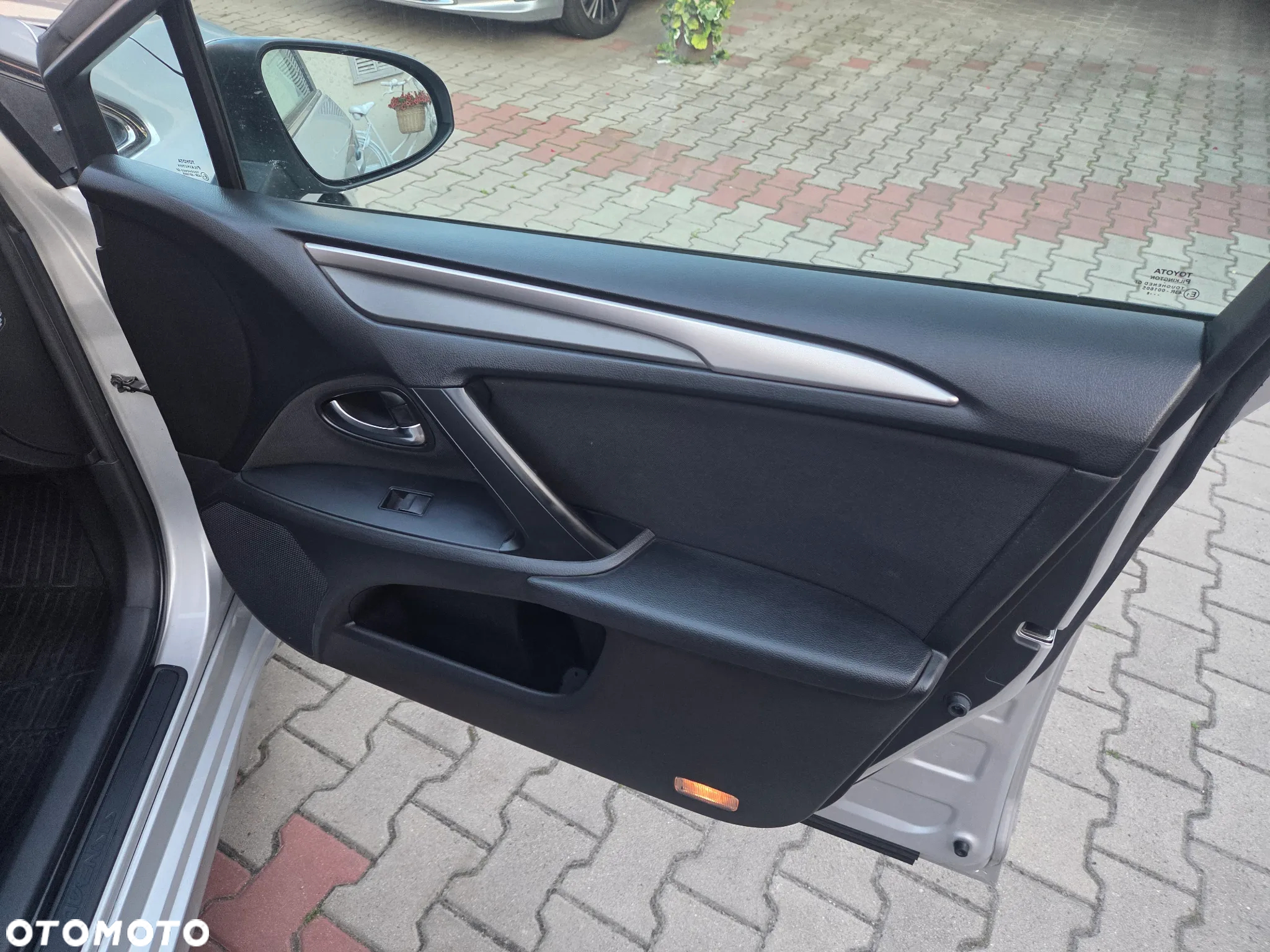 Toyota Avensis 1.8 Active - 15