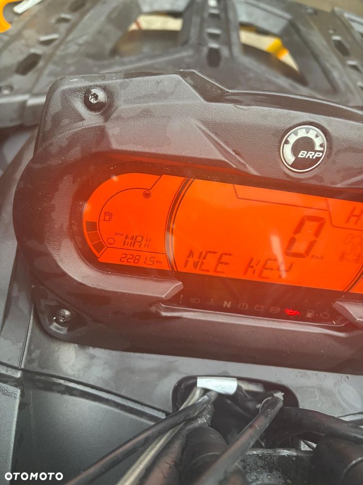 Can-Am Outlander Max - 4
