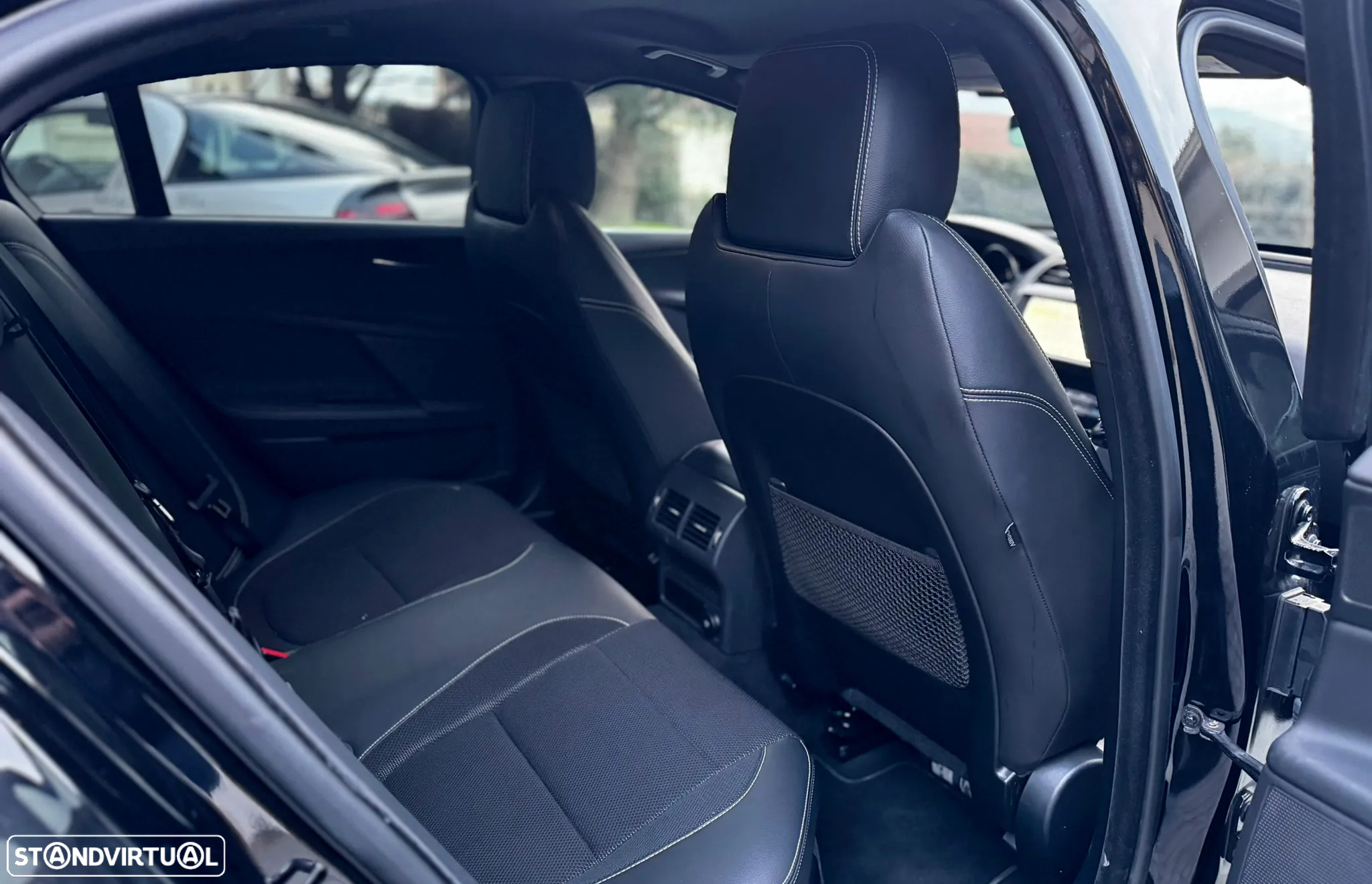 Jaguar XE 20d AWD Aut. R-Sport - 16