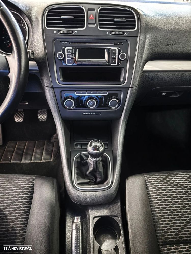 VW Golf 1.6 TDi Confortline - 11