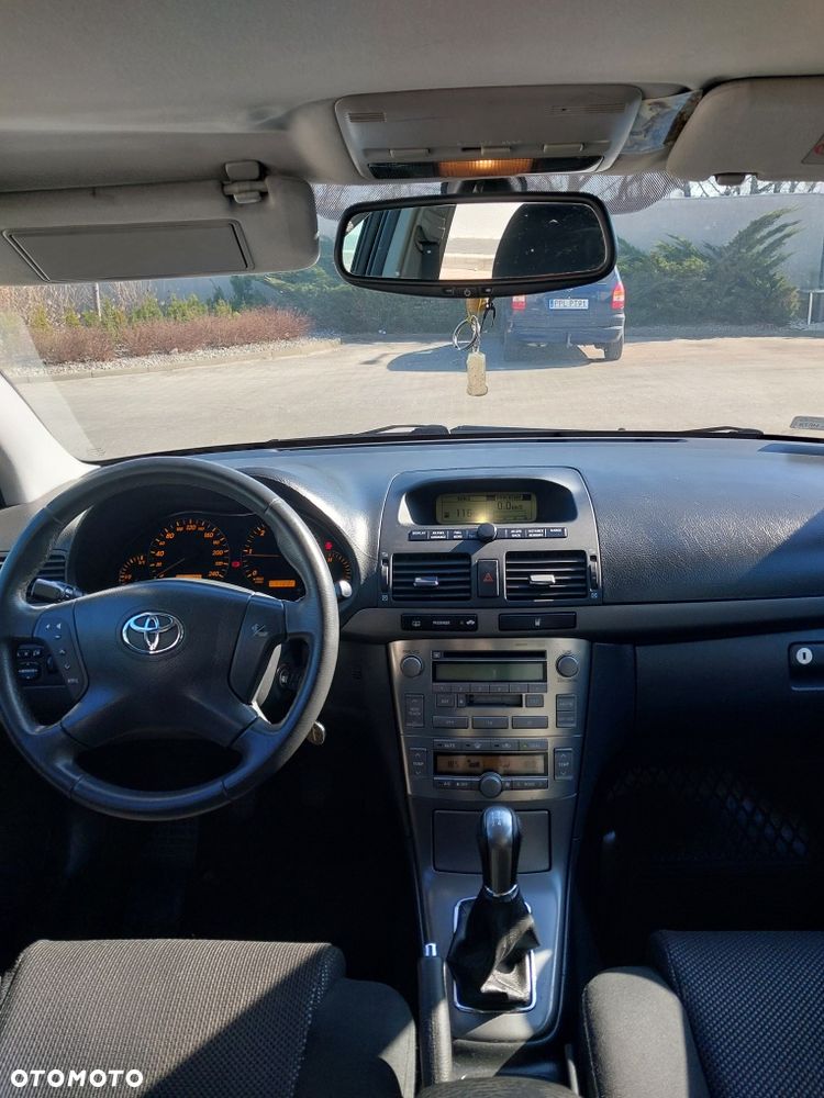 Toyota Avensis - 4