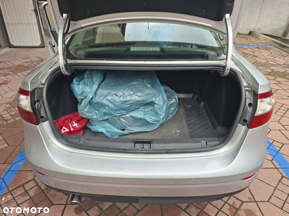 Renault Fluence 1.6 16V Expression Euro5 - 10
