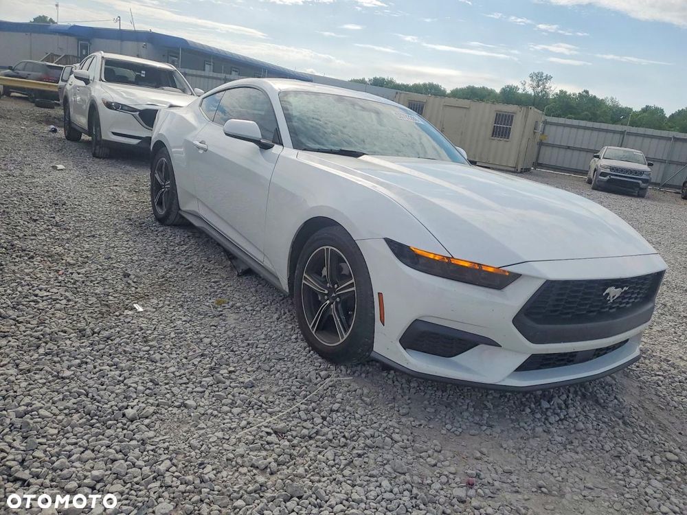 Ford Mustang - 2