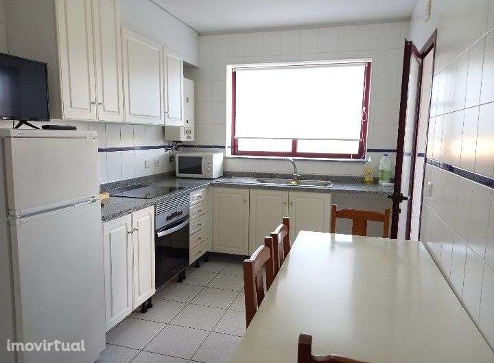 T2 junto á universidade mobilado e equipado - Grande imagem: 2/3