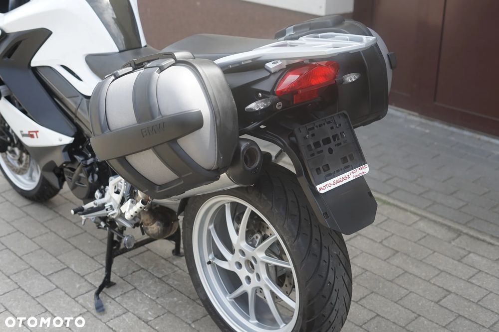 BMW F - 24
