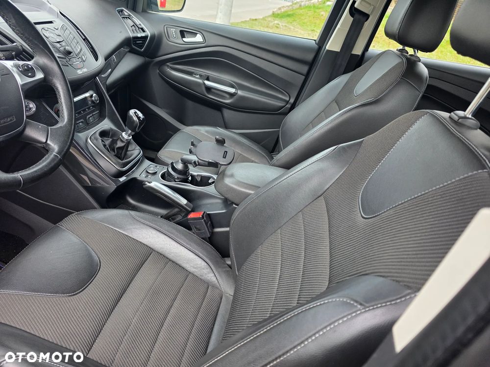 Ford Kuga 1.5 EcoBoost 2x4 Titanium - 11