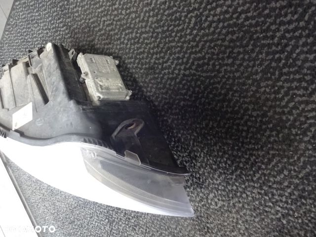 Prawa lampa Audi A6 C6 Xenon - 4