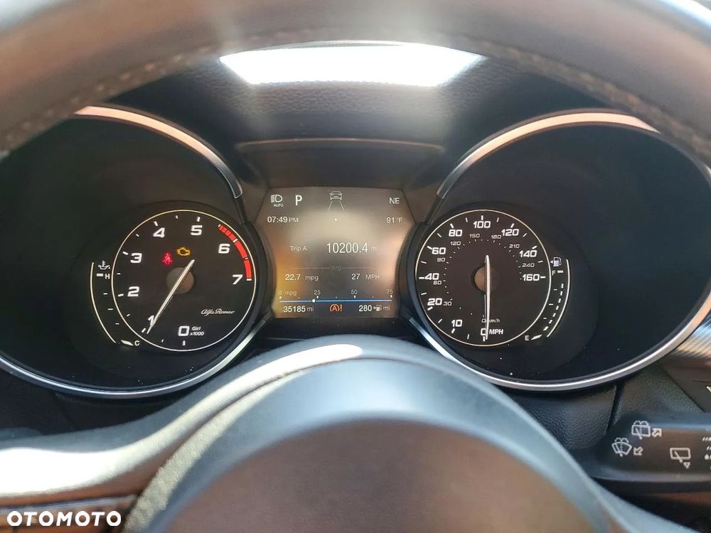 Alfa Romeo Stelvio 2.0 Turbo 16V AT8-Q4 Ti - 12