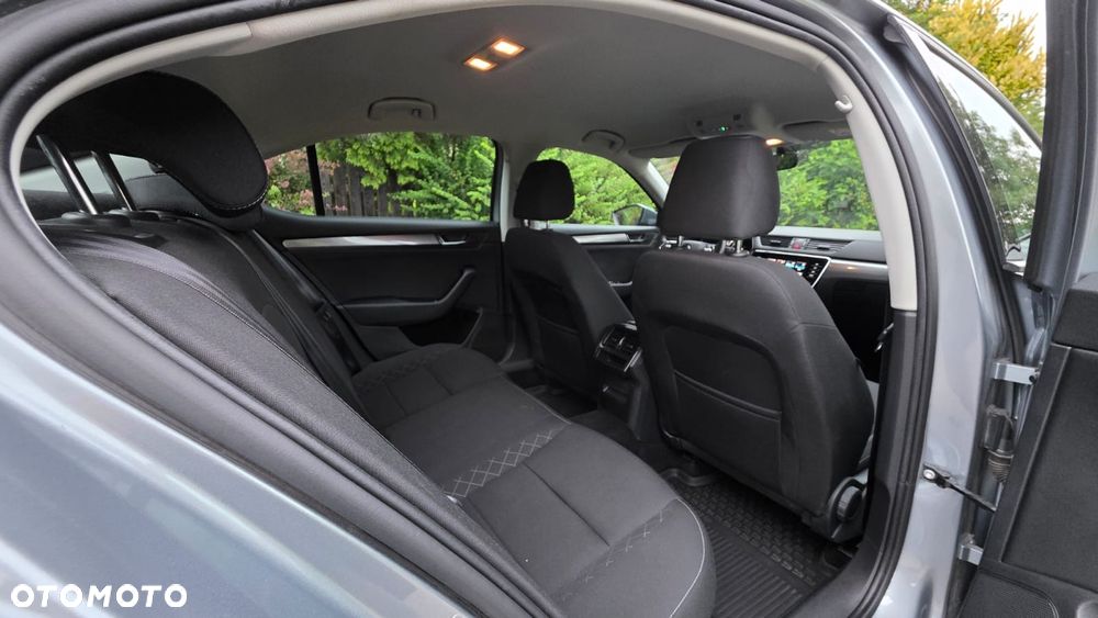 Skoda Superb 2.0 TDI SCR Ambition - 16