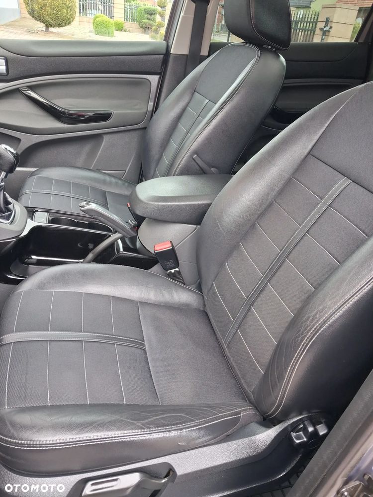 Ford Kuga - 10
