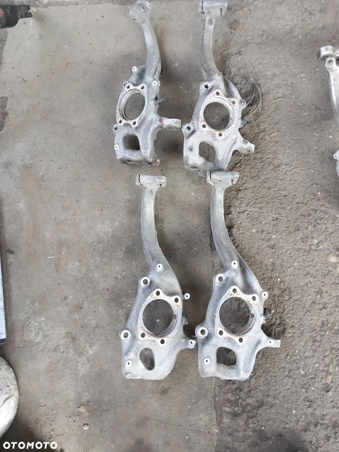 Zwrotnice Audi A4 b7 b8 - 1