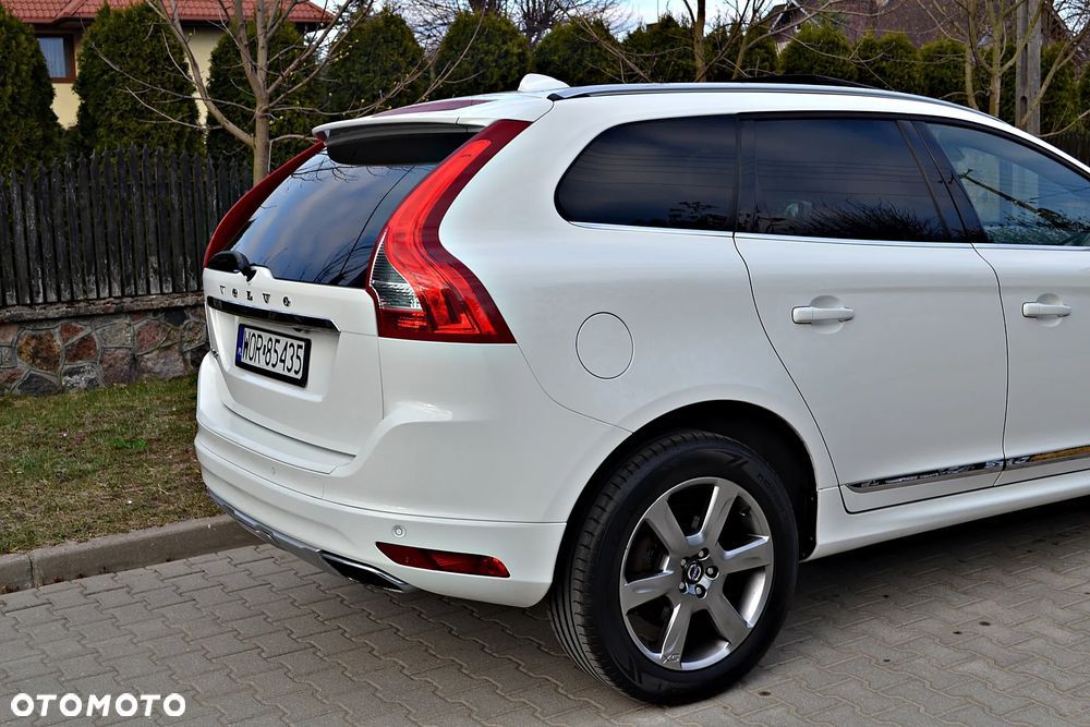 Volvo XC 60 D5 AWD Geartronic Summum - 16