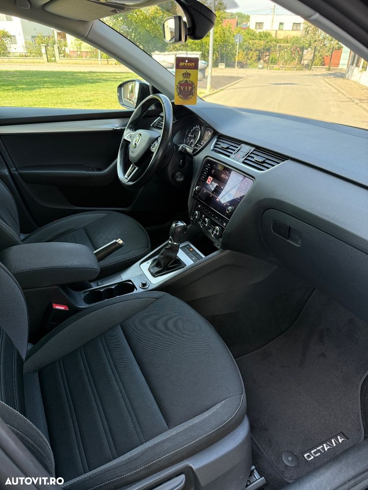 Skoda Octavia 1.6 TDI DSG Ambition - 12