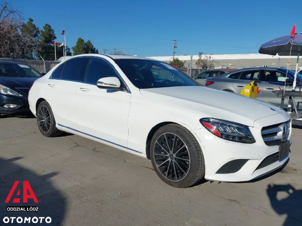 Mercedes-Benz Klasa C 300 9G-TRONIC - 2