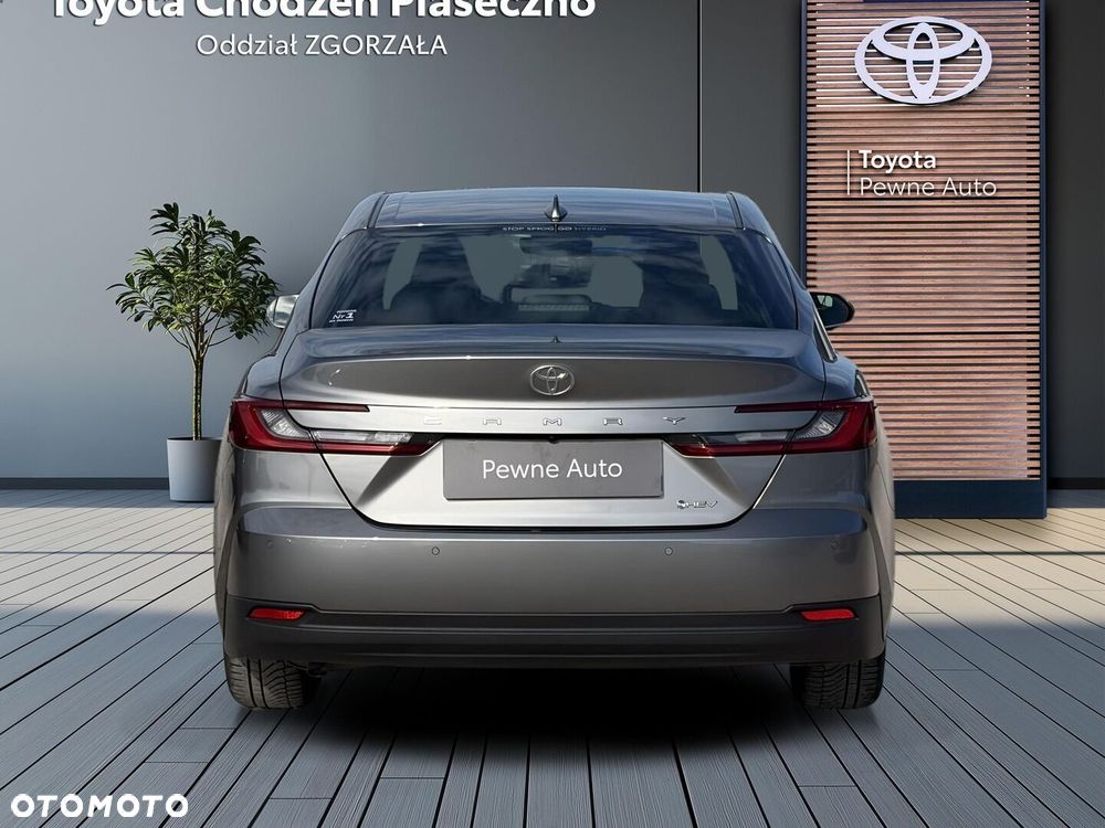 Toyota Camry 2025 photo 4