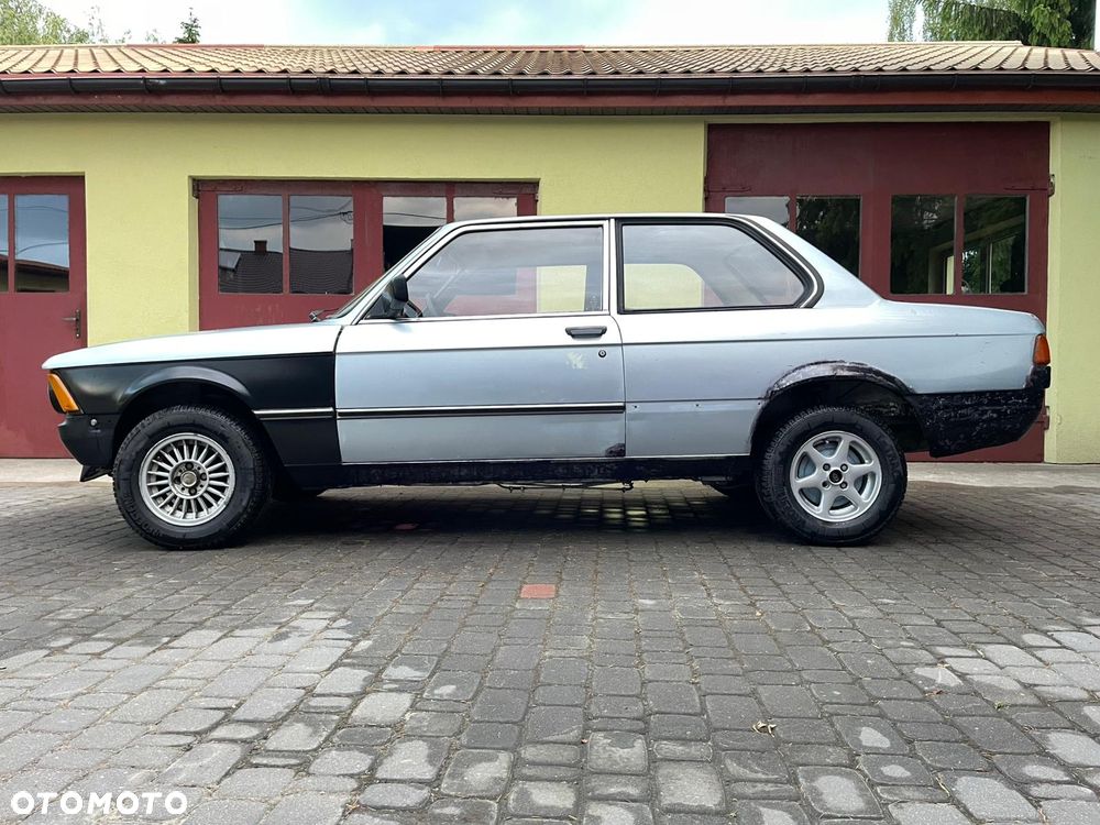 BMW Seria 3 318i - 9