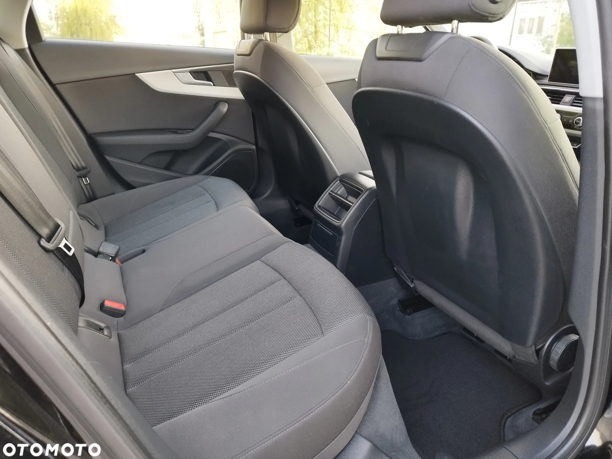 Audi A4 Avant 2.0 TDI design - 10