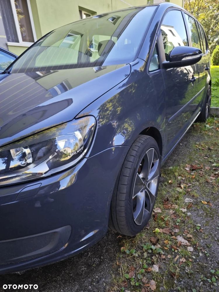 Volkswagen Touran - 16