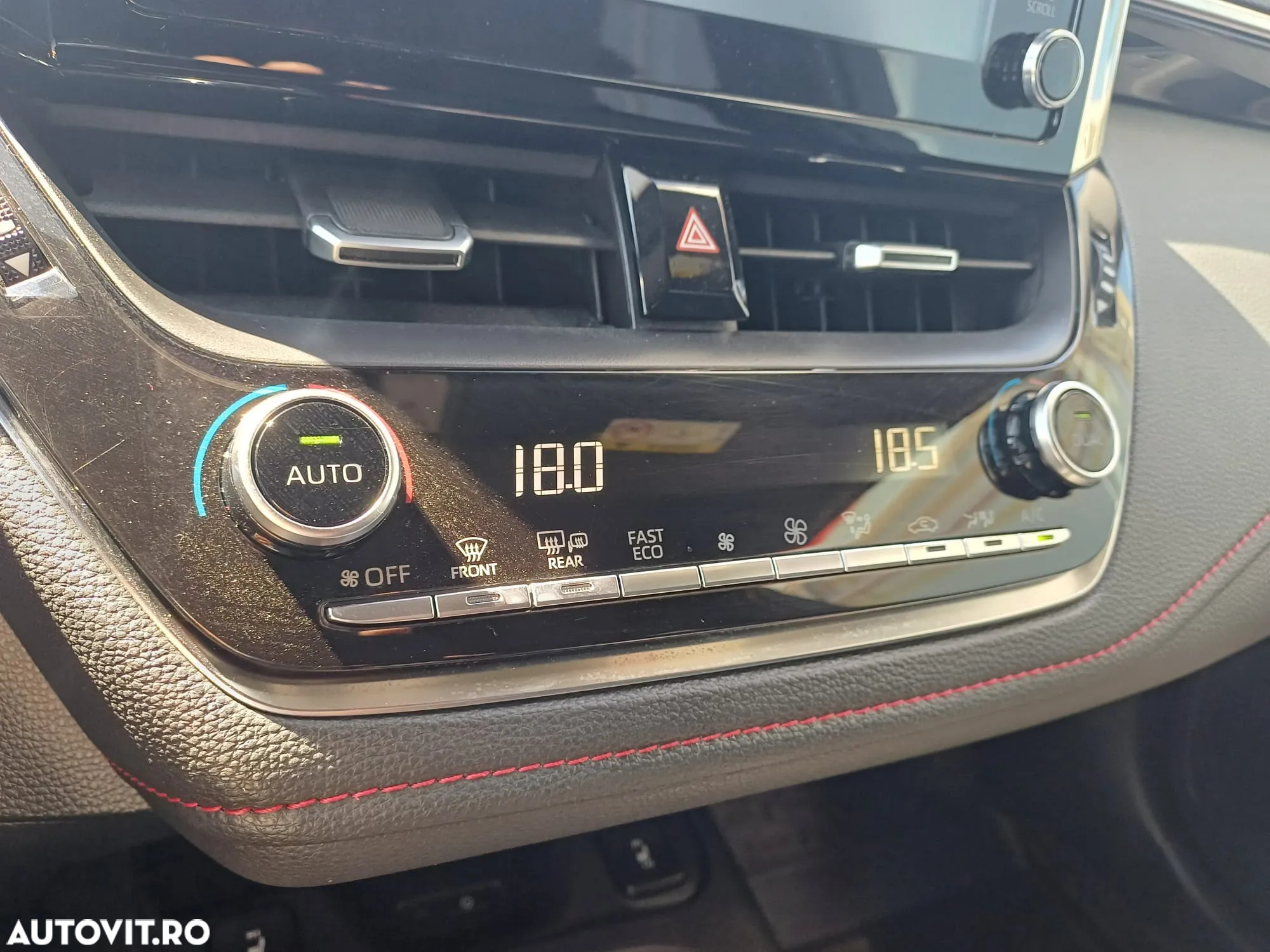 Toyota Corolla 2.0 HSD Exclusive Plus GR Sport Bi-Tone - 16