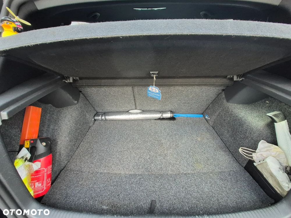 Volkswagen Golf - 14