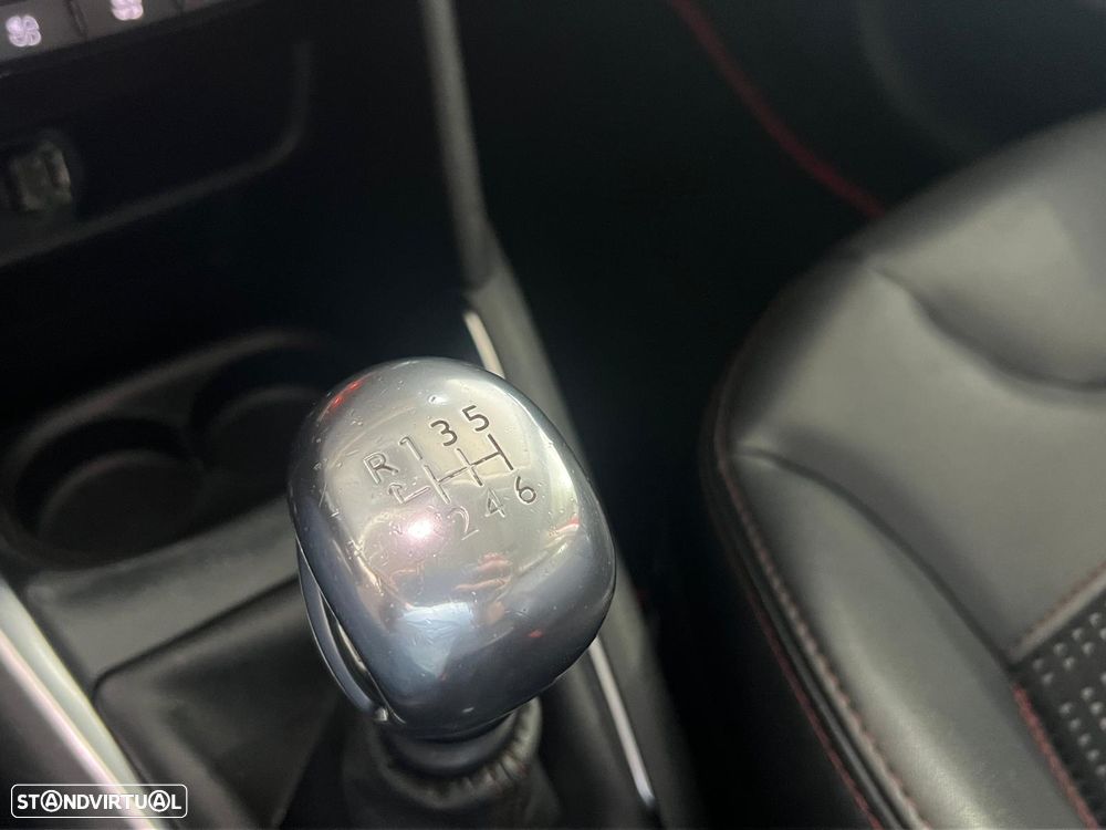 Peugeot 208 1.2 PureTech GT Line - 16