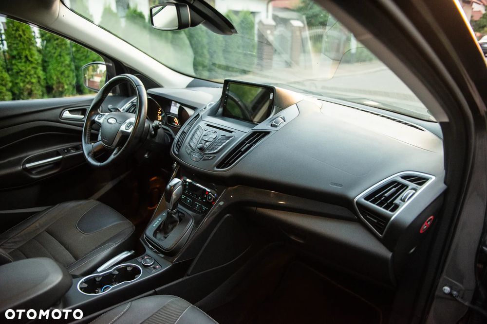 Ford Kuga 2.0 TDCi 4x4 Titanium - 27