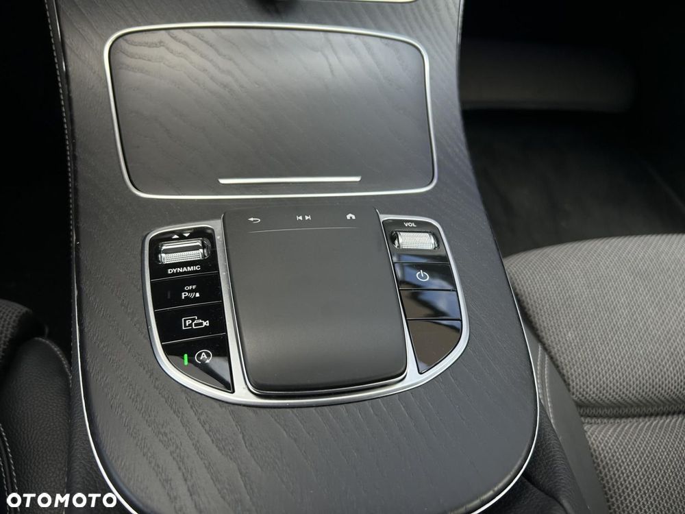 Mercedes-Benz Klasa E 220 d 4-Matic Avantgarde - 29