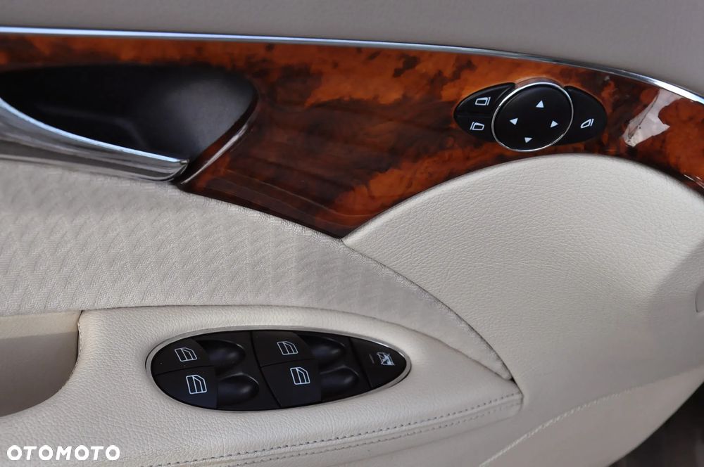 Mercedes-Benz Klasa E 320 Elegance - 23