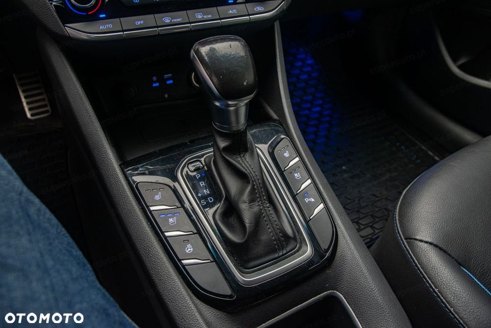 Hyundai IONIQ - 31