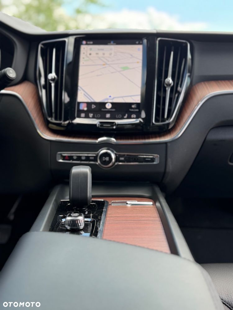 Volvo XC 60 B5 B AWD Geartronic RDesign - 11