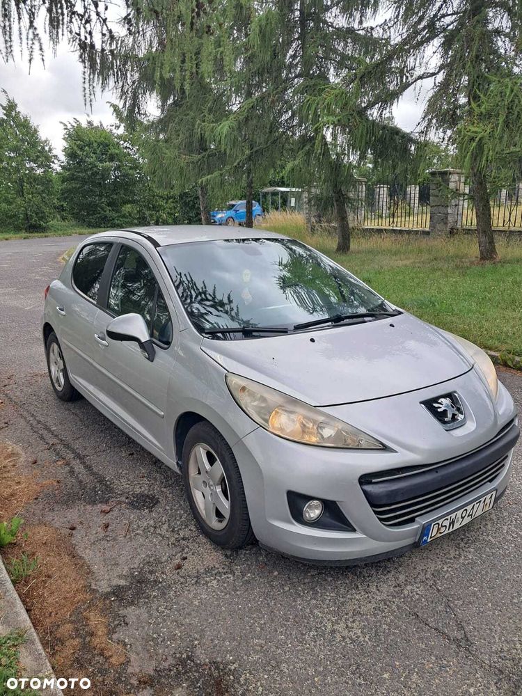 Peugeot 207 - 1