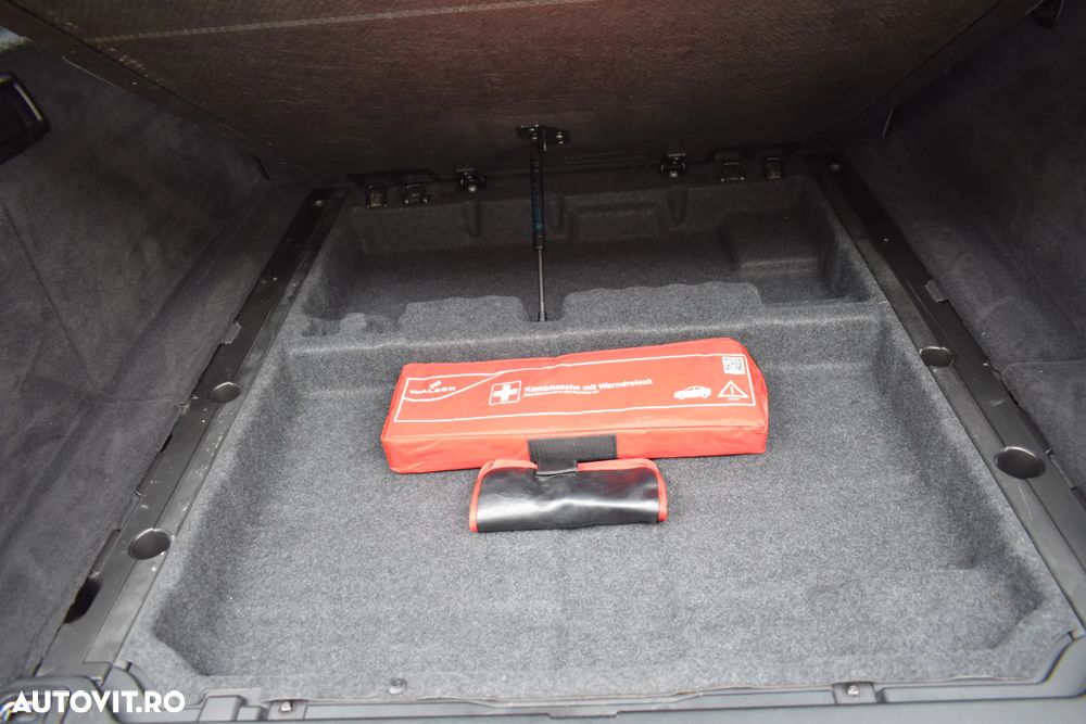 BMW Seria 5 520d - 38