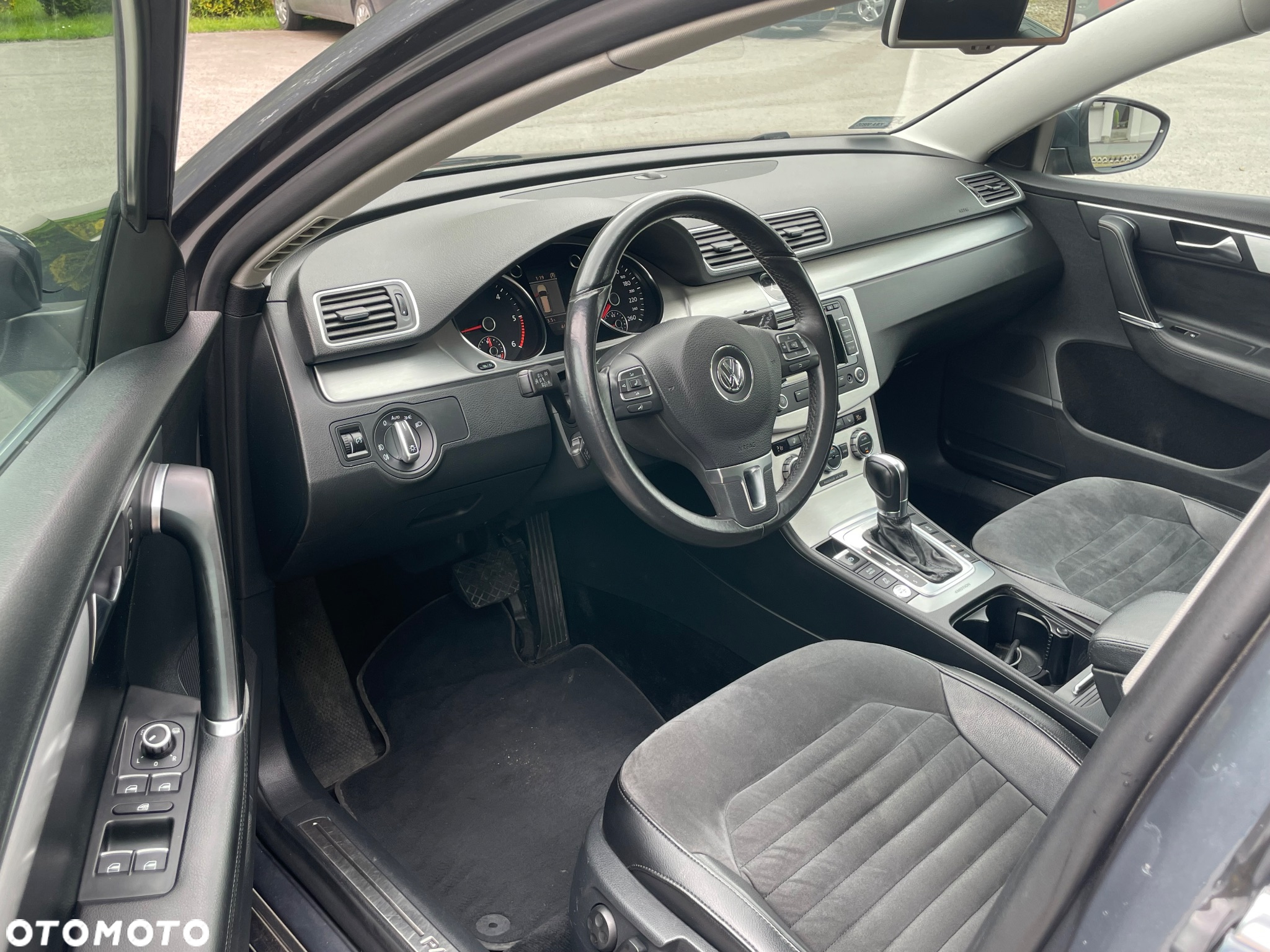 Volkswagen Passat 2.0 TDI 4Mot Highline DSG - 10