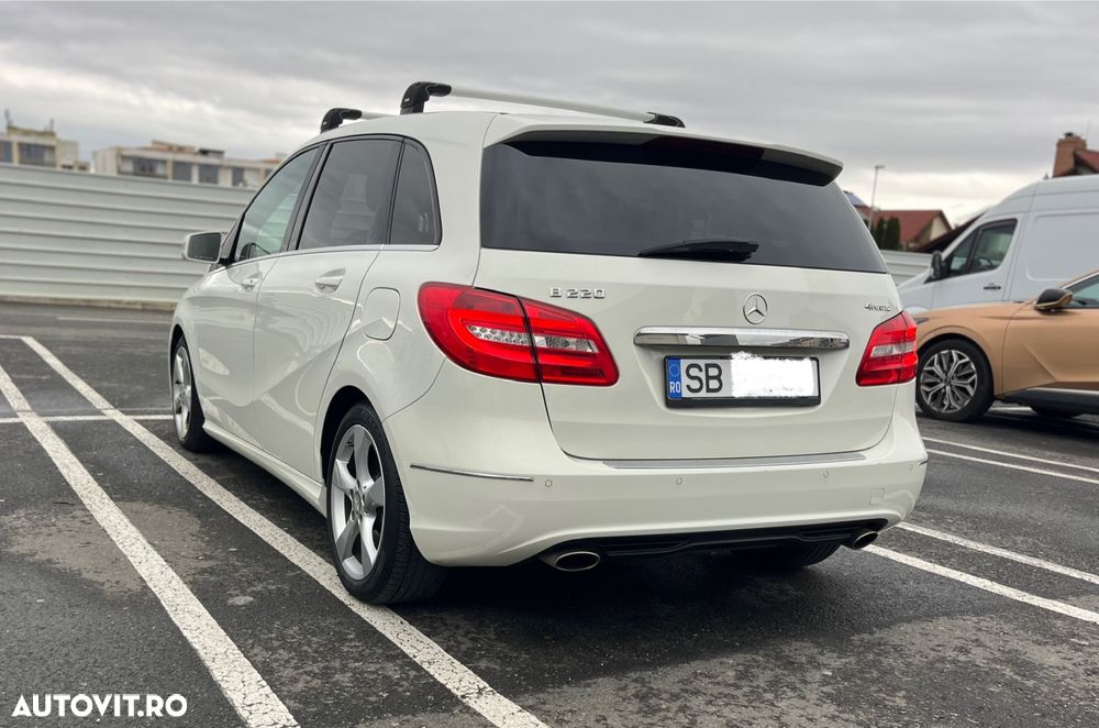 Mercedes-Benz B - 12