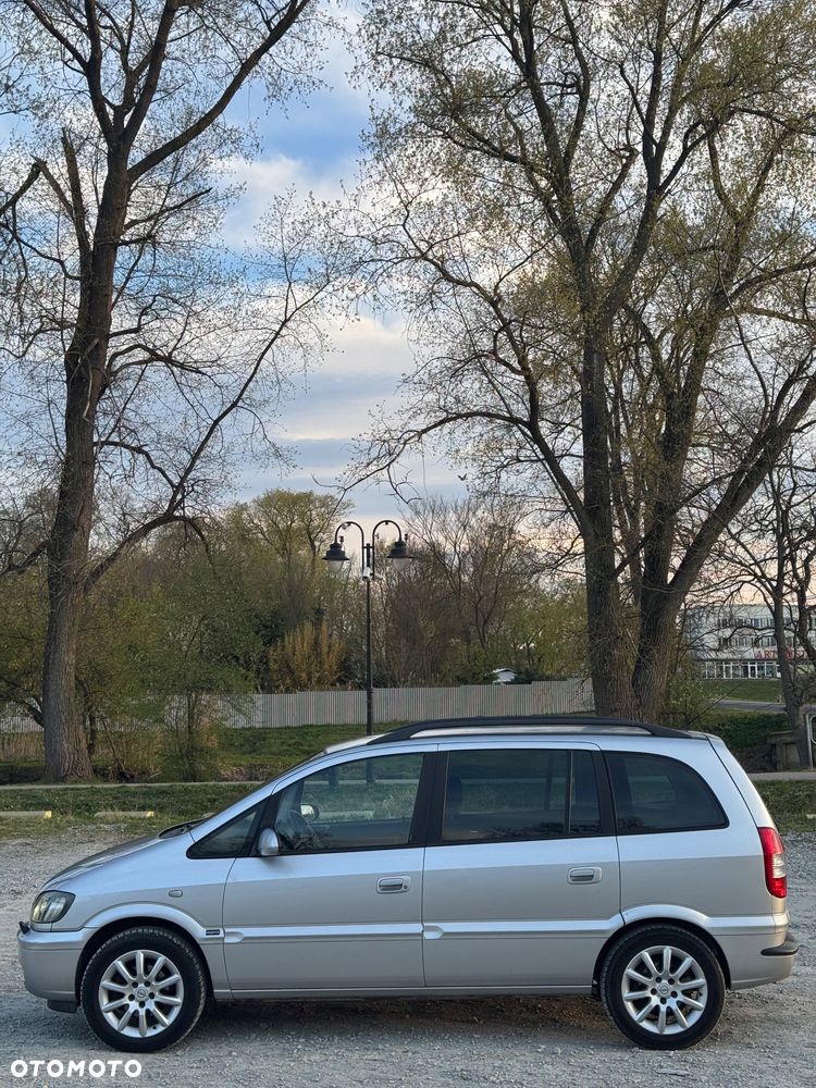 Opel Zafira 1.8 16V Elegance - 9