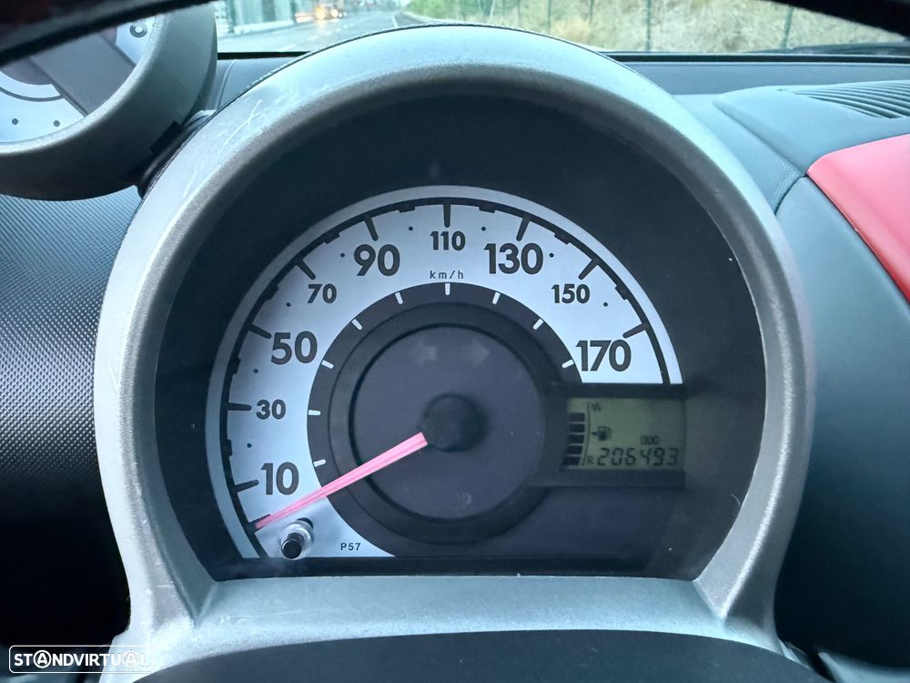 Peugeot 107 1.0 RC Line - 12